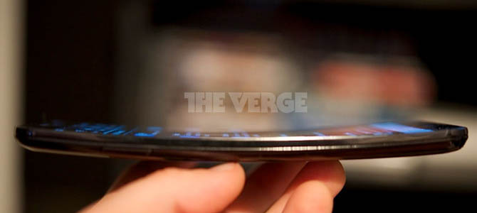 Setelah Samsung giliran LG mengeluarkan ponsel Layar lengkung LG Flex